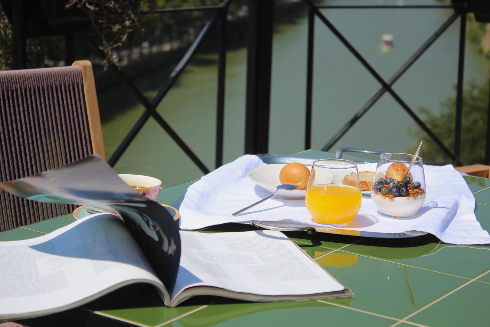 Margot Old Tbilisi Hotel Екстериор снимка