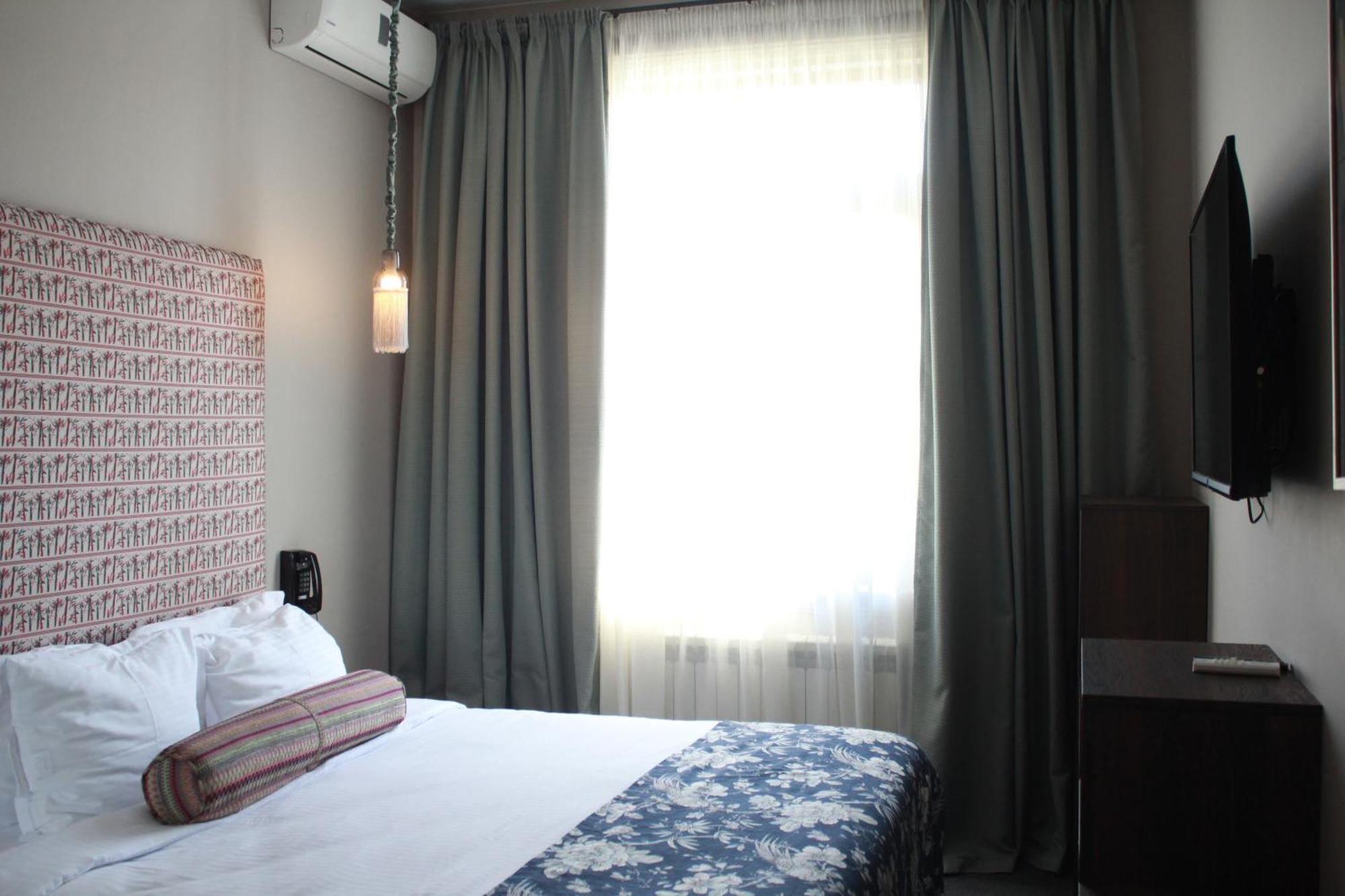 Margot Old Tbilisi Hotel Стая снимка